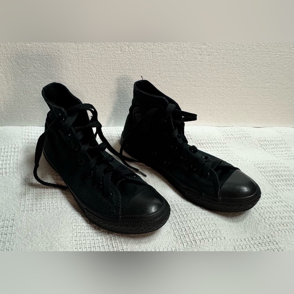 Converse All Stars Hi High Top Shoes Sneakers BLACK Size 2 boys or girls Youth - Picture 5 of 9